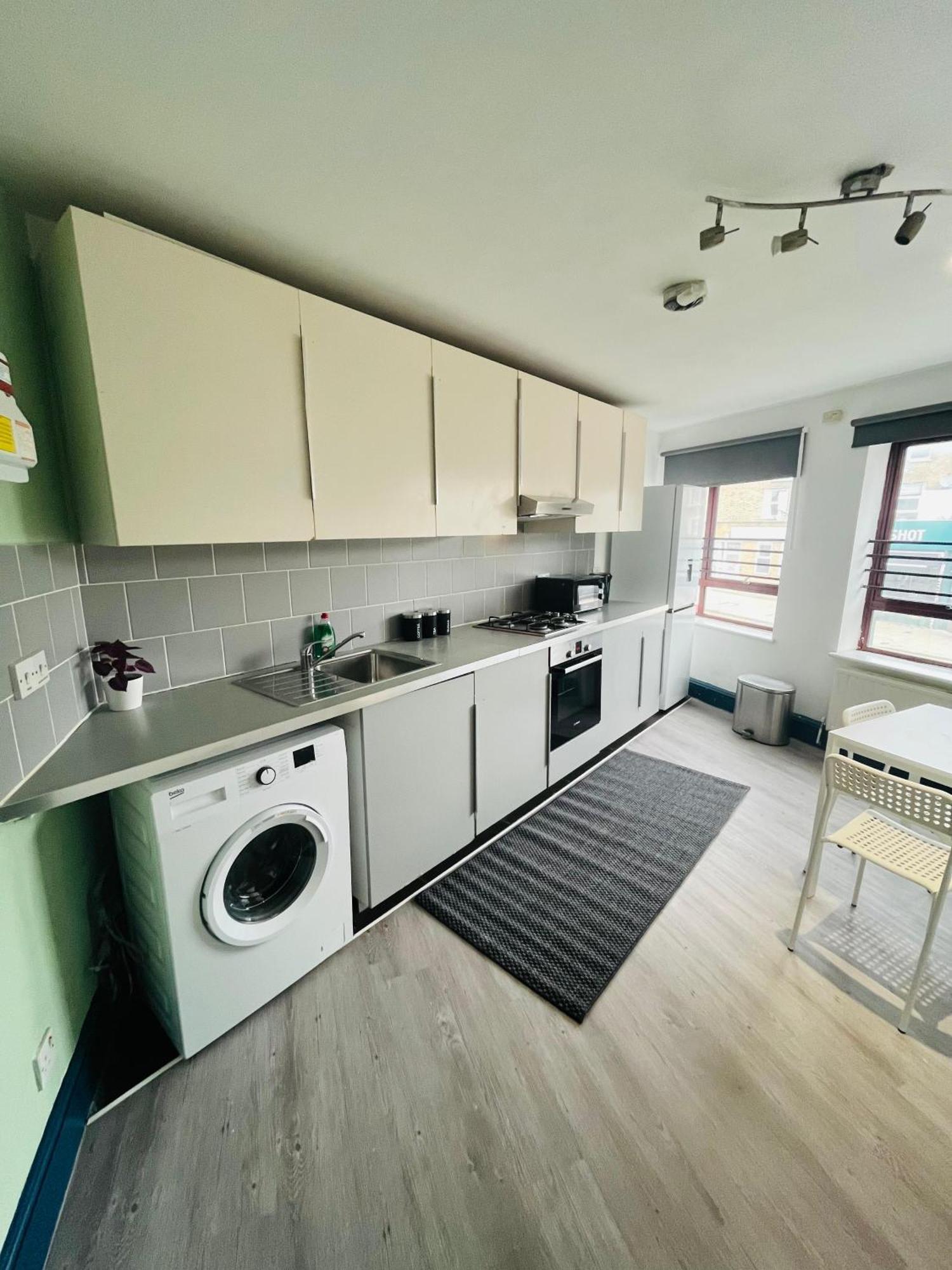 Budget 603 Londra